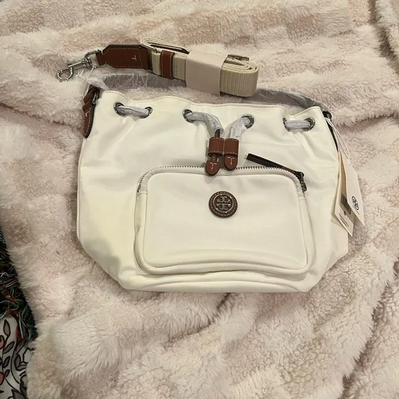 Tory Burch Virginia Bucket Bag - Picture 6 of 10